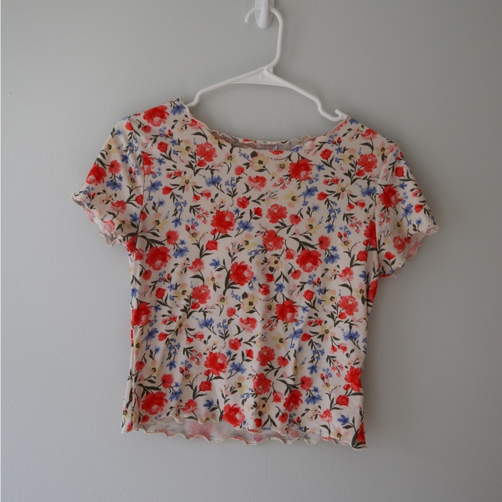 FLORAL CLAMSHELL CROP